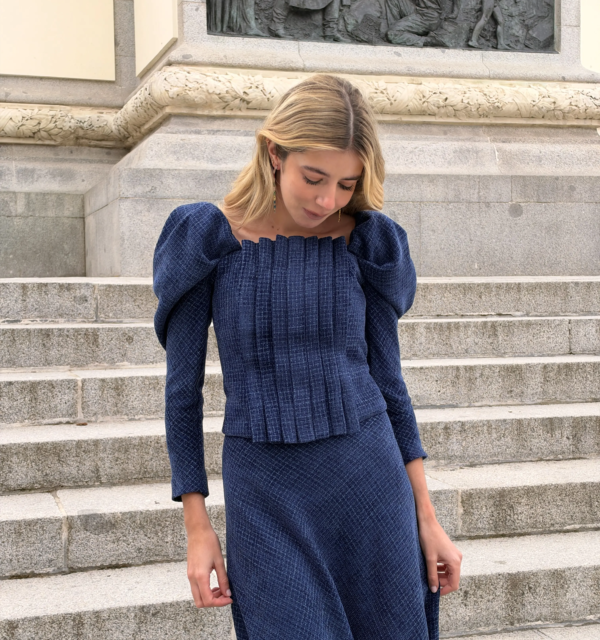 greta chanel azul